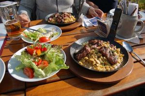 Natur und Alpenpanorama zum Heiss