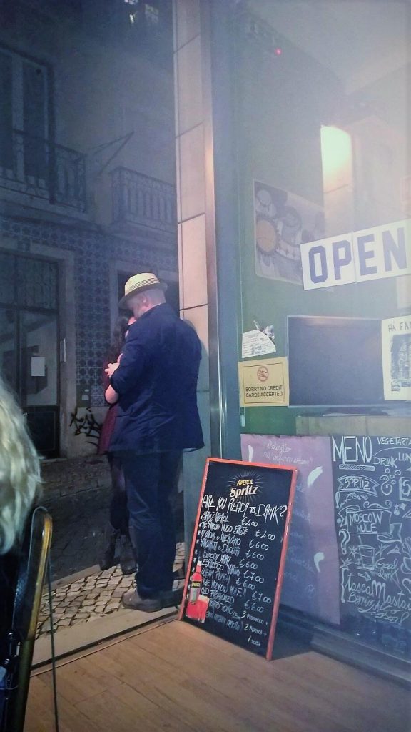 Komfortzone verlassen - alleine ausgehen im Bairro Alto Lissabon