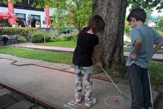 Minigolf: Der perfekte Ausflug mit Kindern