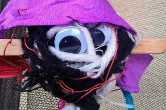 Halloween mit Kindern: Halloween Deko aus Müll basteln