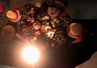 Backen und Dekoration für die Weihnachtszeit zum Einstimmen: kreativer Weihnachtsschmuck