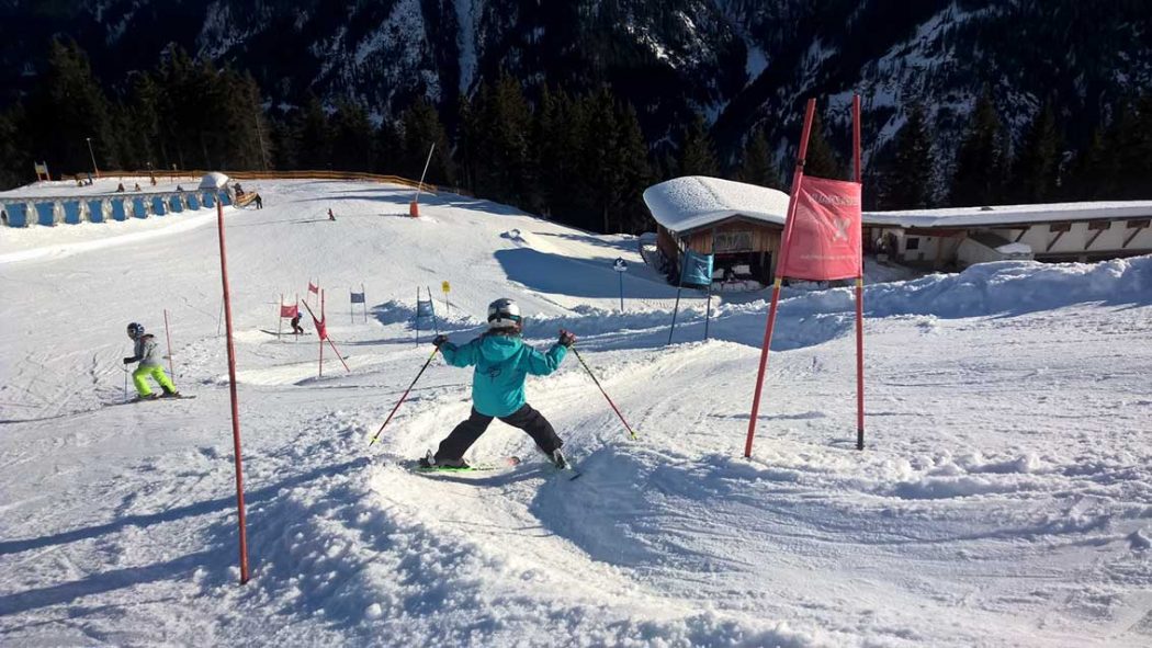 Skifahren mit Kindern rund um Innsbruck: Familienski in den SKigebieten Kappl und See - Paznaun - da ist für jedes Können was dabei!