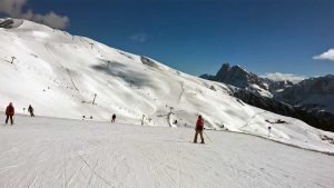 Achtsamkeit in der Familie: Skihütte in Südtirol: Skiurlaub mit Kindern