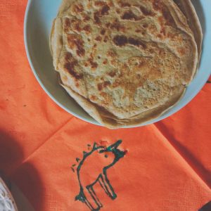 Mit Kindern daheim entspannen? Was ist der richtige Mix aus Ruhe, Aufräumen und Aktivitäten?