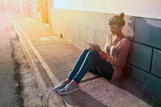 digital detox Kiosk im Netz: Zeitschriften digital entdecken mit readly - Lesefutter für die ganze Familie