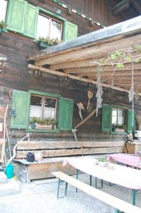 Zeit für Dich allein: Warum Dir eine Schwitzhütte helfen kann
