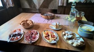 Zeit für Dich allein: Warum Dir eine Schwitzhütte helfen kann