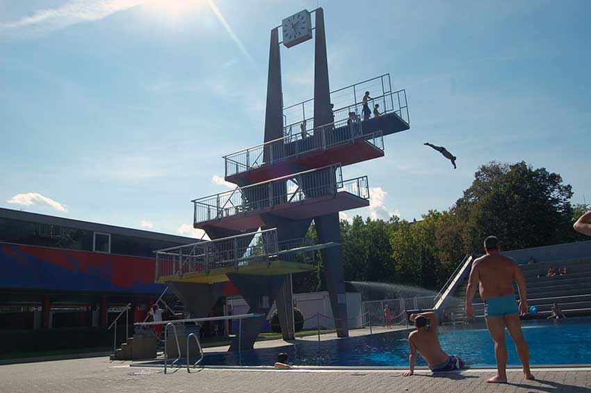 Ausflug ins Tivoli Schwimmbad in Innsbruck und ganz viel Sonnenschein im Grünen