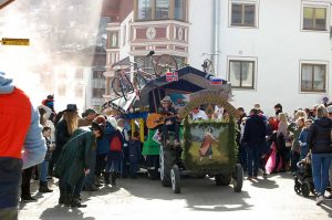 Fasching in Tirol: Vampeler Reiten in Axams