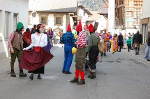 Fasching in Tirol: Vampeler Reiten in Axams