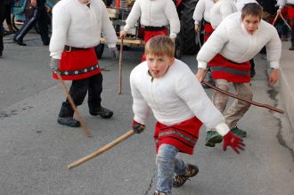 Fasching in Tirol: Vampeler Reiten in Axams