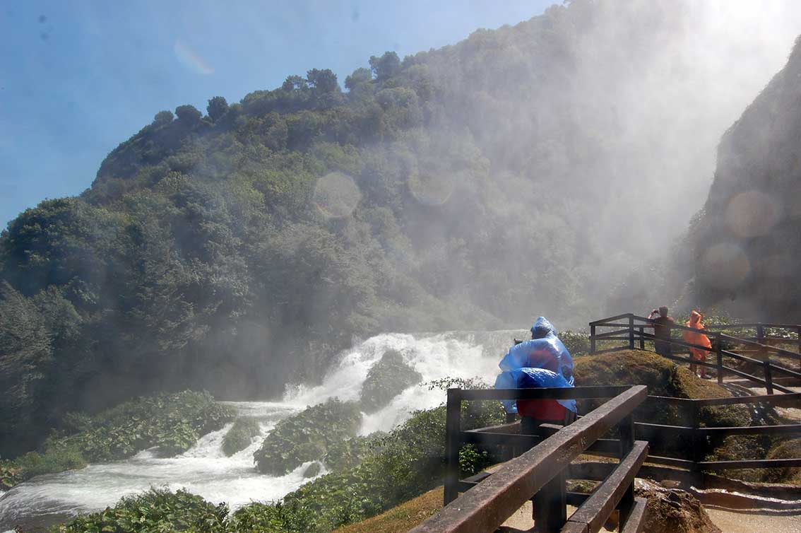 Roadtrip Mittelitalien - Camping Le Marmore Wasserfall