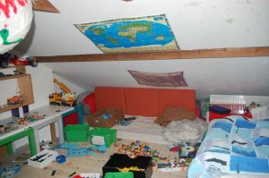 Kinderzimmer ausmisten und aufräumen, damit wir unsere Ruheoase Schlafzimmer behalten können!