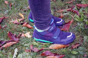 Kinderschuhe für Herbst und Winter