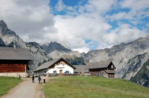 Mit Kindern raus in die Natur - Wanderung zur Walderalm