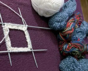 Socken stricken aus Wollresten