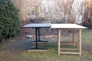 Tischtennis im Garten