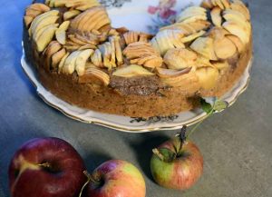Erntezeit im Garten, Apfelkuchen