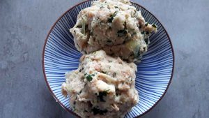 Knödel aus altem Brot