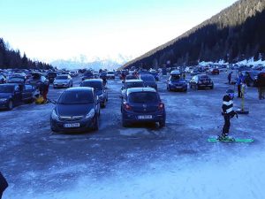 Familienausflug zum Skifahren