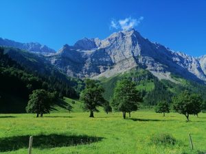 wandern im karwendelgebirge am Ahornboden