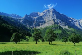 wandern im karwendelgebirge am Ahornboden