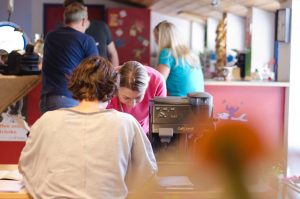 Nachhaltig im Alltag: Reparieren, einkaufen & kochen