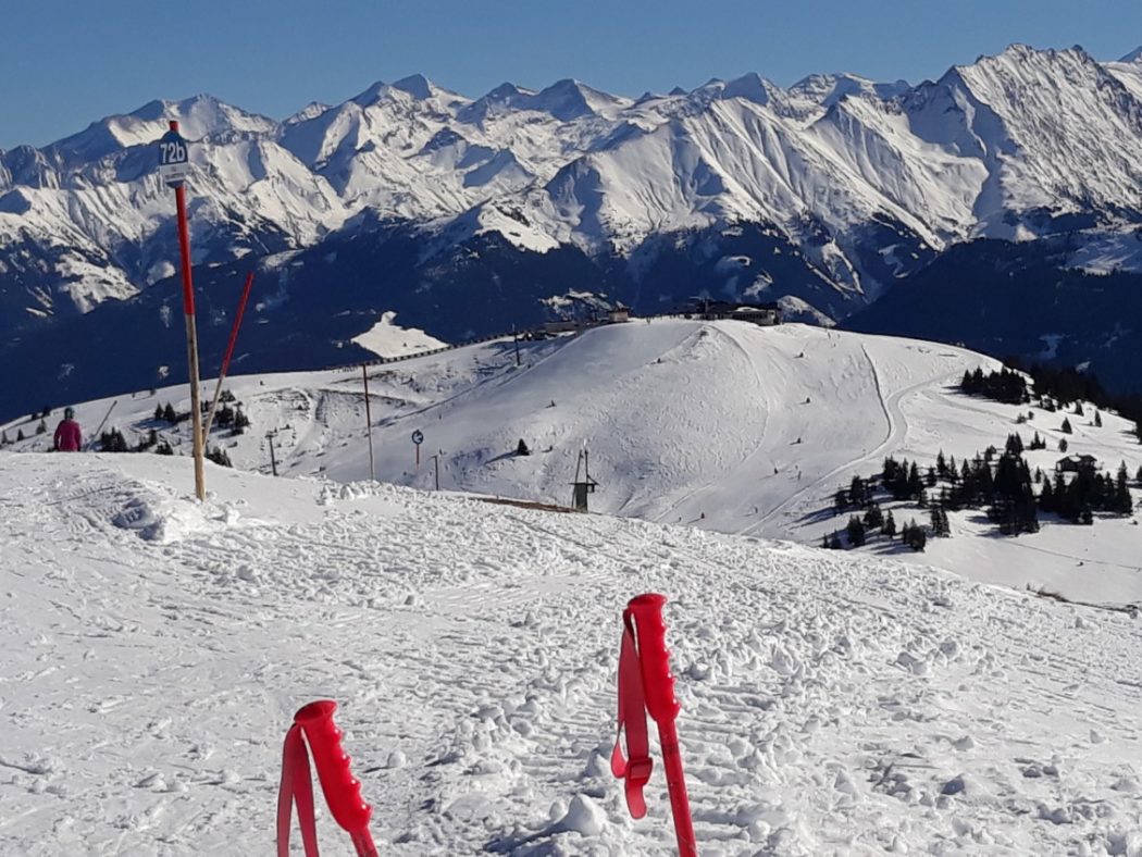 Skifahren mit Teenagern in Tirol