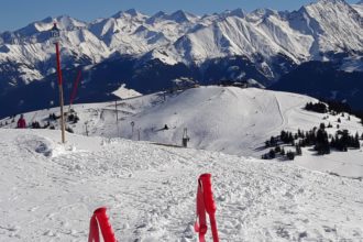 Skifahren mit Teenagern in Tirol