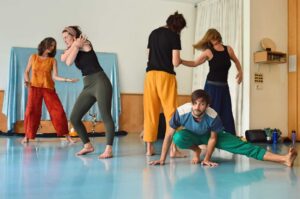 5 Rhythmen: Tanz eine Welle am Sonntag