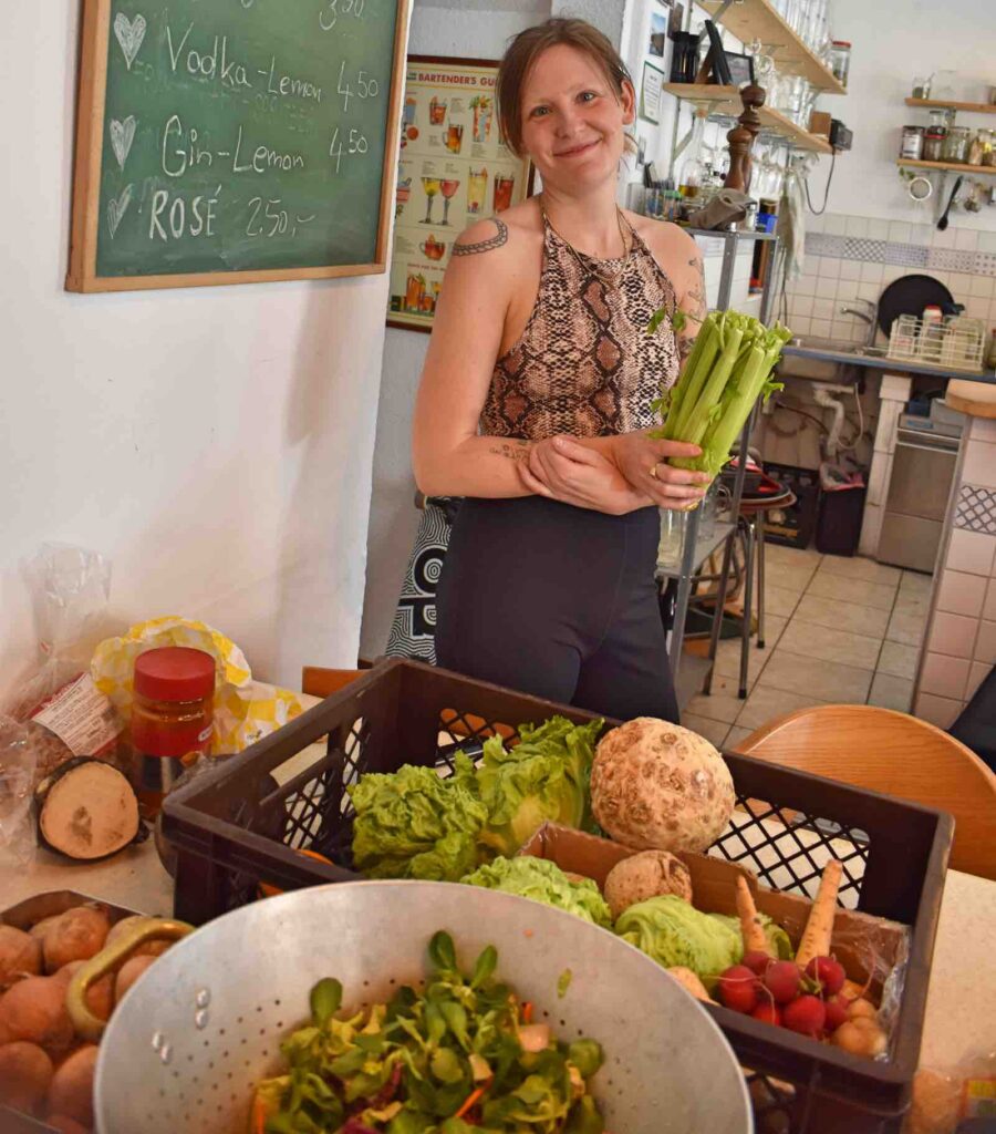 Lebensmittel retten für den Foodwaste Kochworkshop "altes Brot verarbeiten"